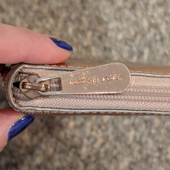 Michael Kors Zip Around Rose Gold Wallet - Picture 4 of 6